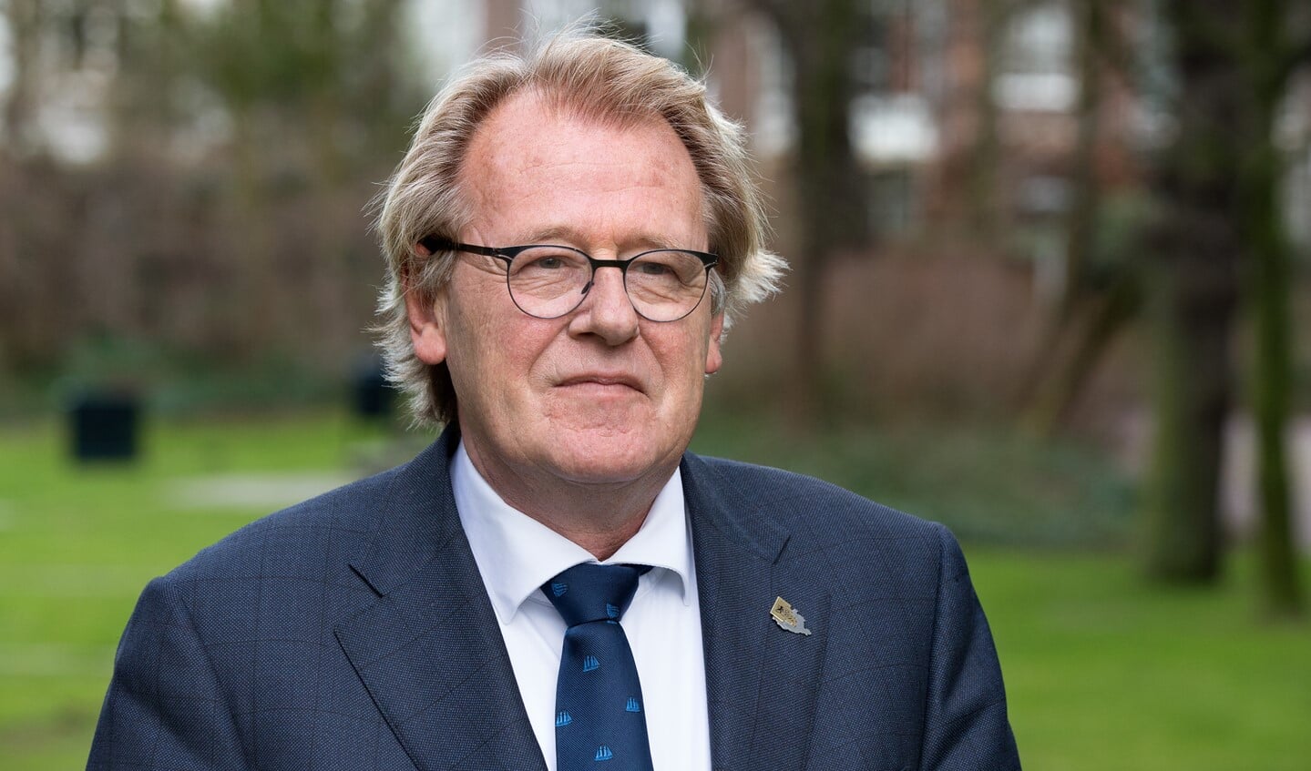 Commissaris van de Koning Jaap Smit opent sluis Adverteren Leidschendam en Voorburg