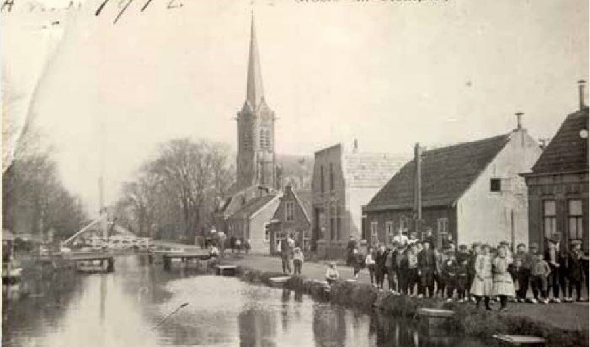 De Laurentiuskerk in Stompwijk rond 1910 (foto: collectie Frans van der Helm).
