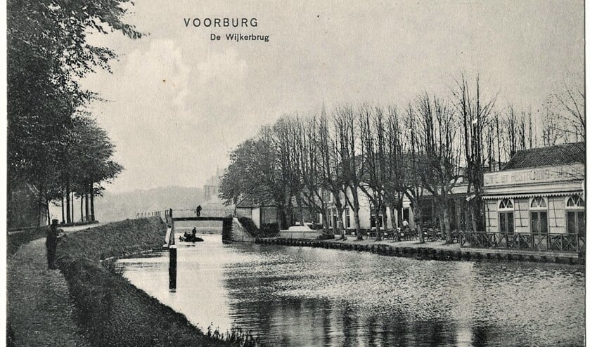 De oefeningen werden ondermeer gehouden bij de Wijkerbrug en langs de Vliet (archieffoto).