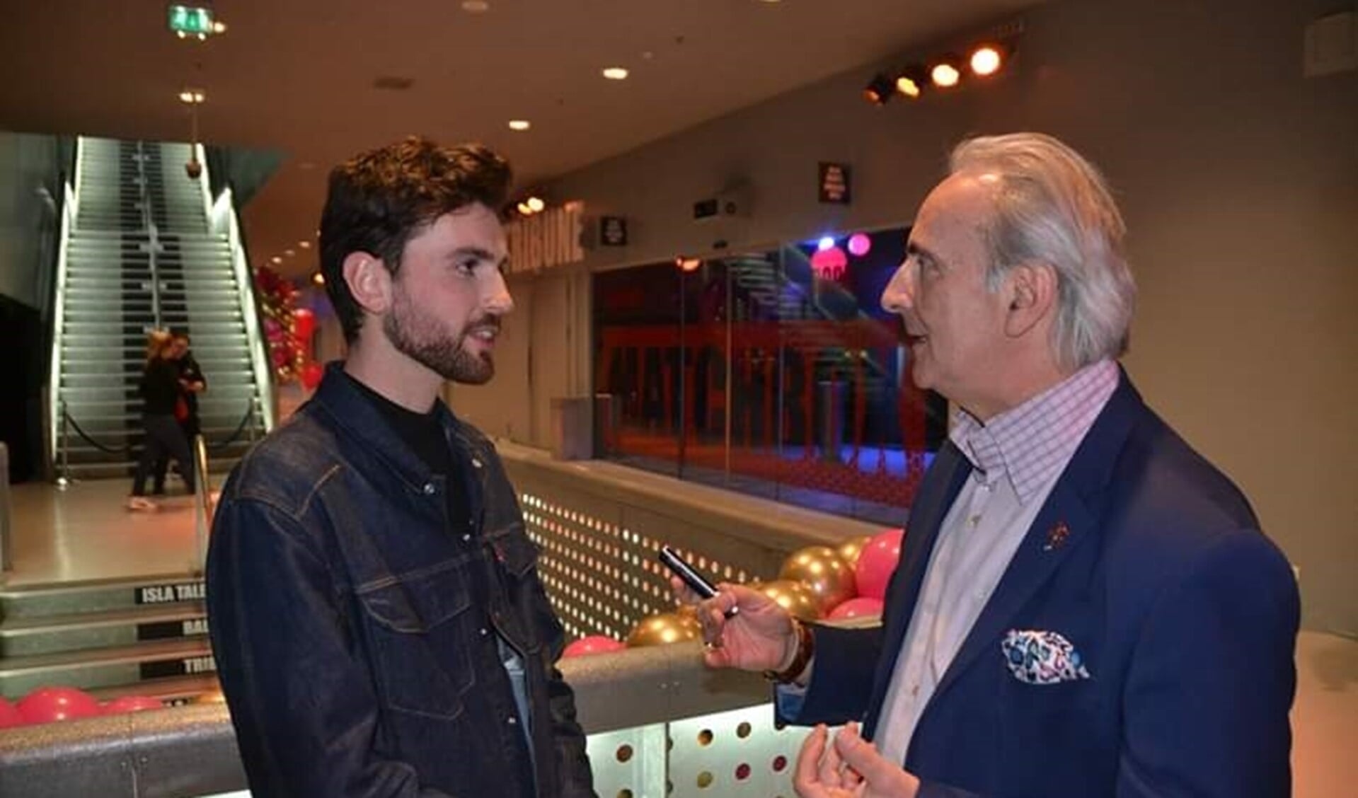Duncan Laurence in gesprek met popjournalist Martin Reitsma uit Delfgauw. (foto: Els de Wit)