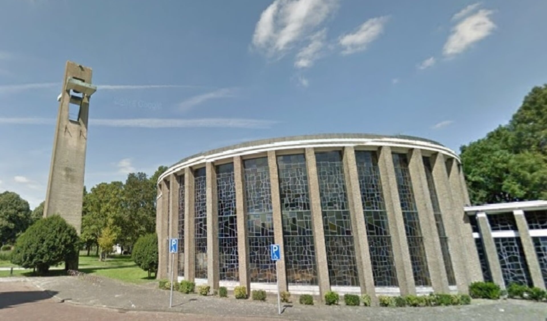 De St. Jozef Opifexkerk aan de Burgemeester Sweenslaan in Leidschendam (foto: Google Streetview).