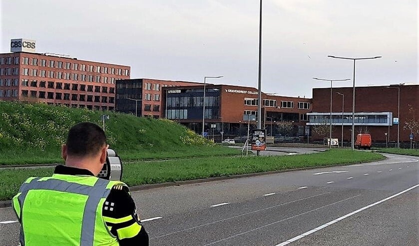 <p>Op de Laan van Nieuw Oosteinde (dus niet hier) werden met de lasergun 50-60 voertuigen gecontroleerd op snelheid. </p>