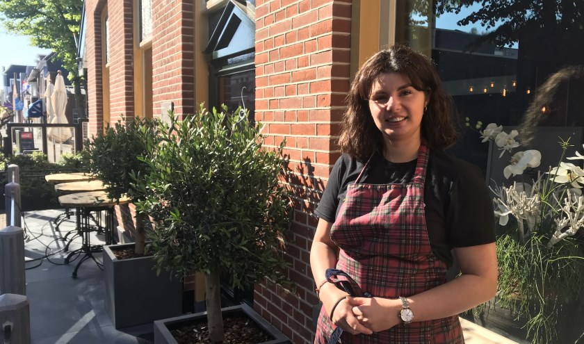 De jonge onderneemster en koffiekunstenares Ashley Verzendaal. Tekst en foto: Manuela Bijl
