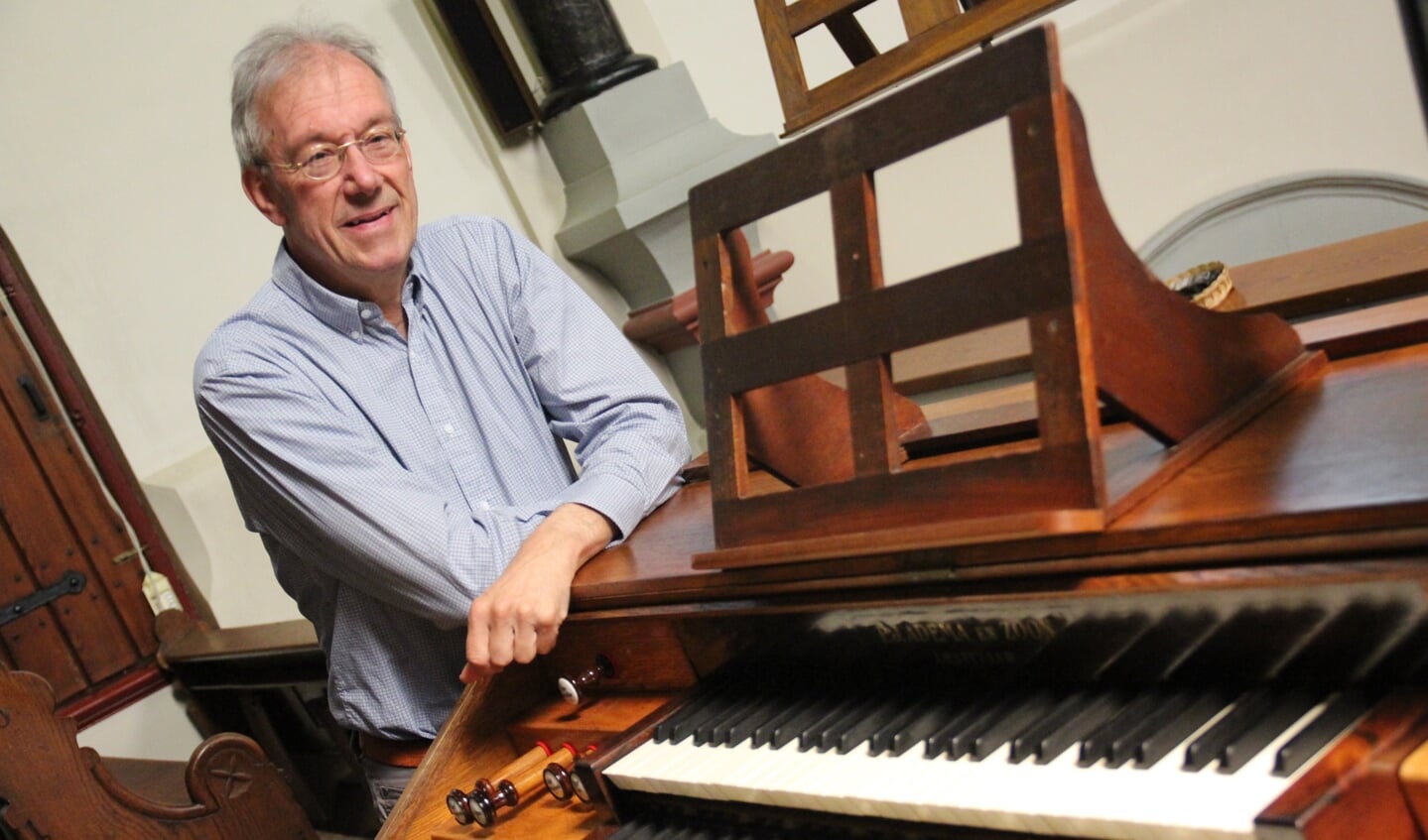Ed van Aken is helemaal happy met het gerestaureerde orgel dat 120 jaar oud is en een Rijksmonument.