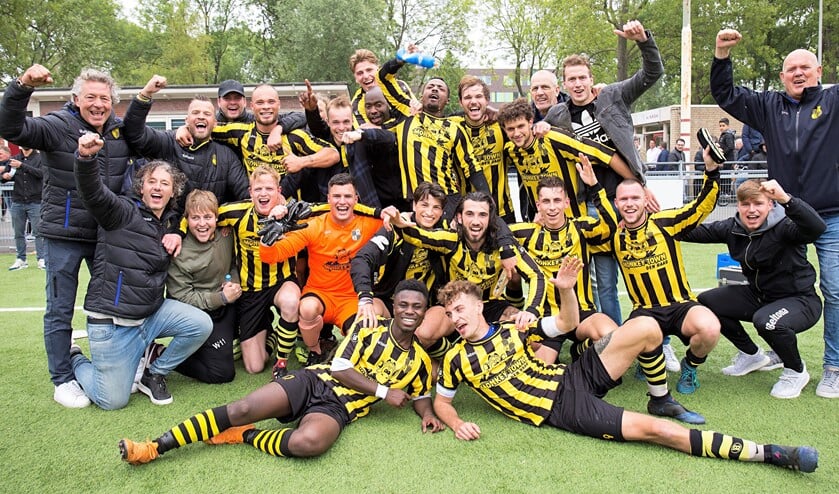 Wilhelmus is gepromoveerd naar de 2e klasse, maar wil zondag ook nog wel kampioen worden (foto: Bert Tielemans).