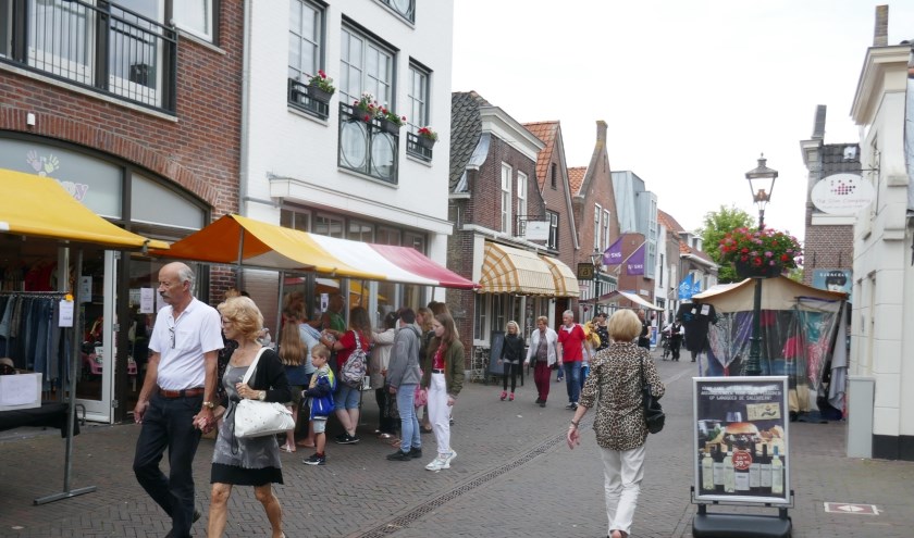 Vorige week woensdag was het tijd voor de Moonlight Braderie. Foto: Jan van Es