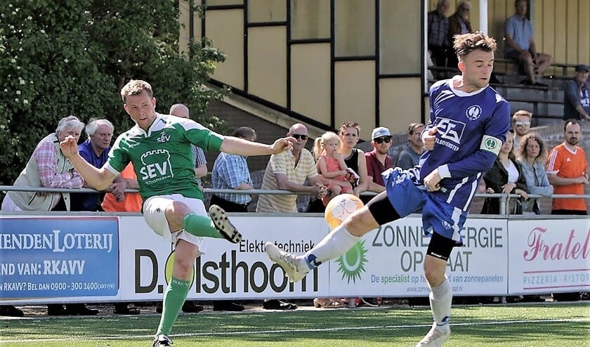 Roland Groeneweg (SEV) viel prima in en zorgde persoonlijk voor 2-2 (foto: Rik Driessen).