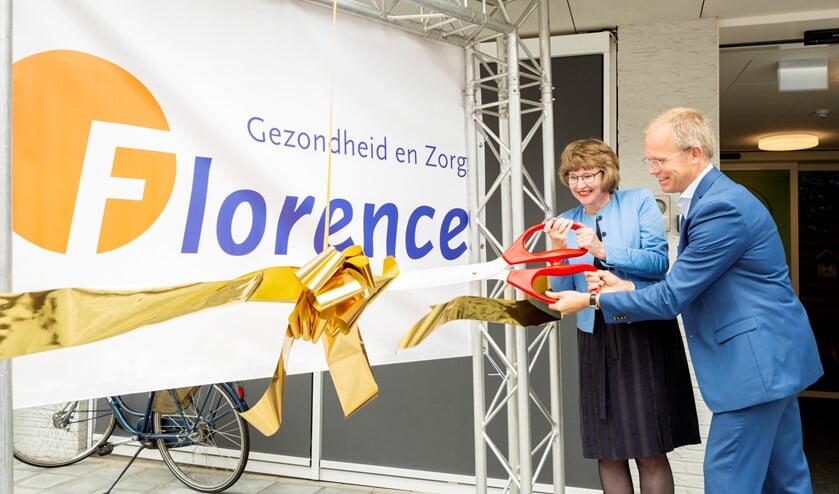 De wethouder en Niels Honigen van Florence (foto: Studio Oostrum).