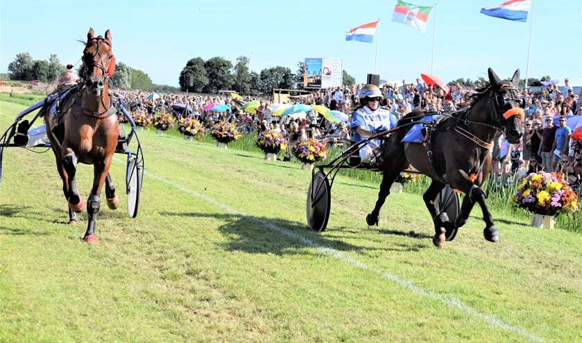 In de spannende finale kloppen Eliot Charisma en Lindsey Pegram (rechts) medefavoriet Doc Holiday met Bo Sprengers (foto: Ruud de Groot).