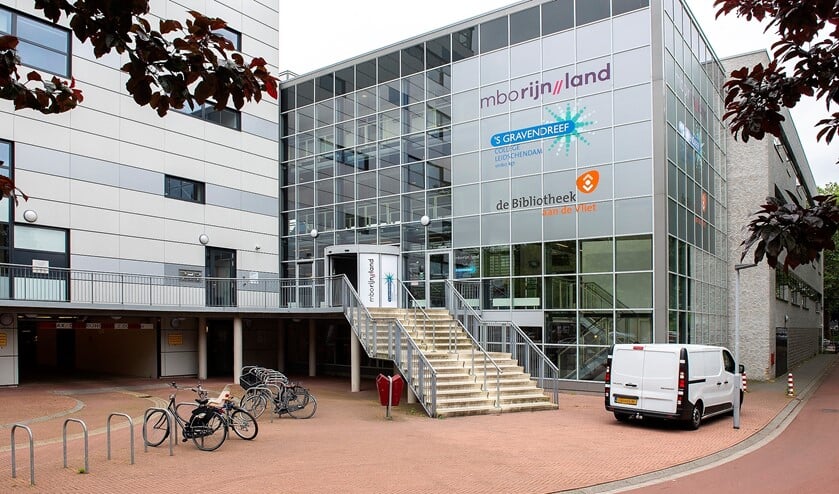 <p>Uit het participatieproces komt Fluitpolderplein 12 als beste locatie voor de bibliotheek in Leidschendam naar voren (foto: Michel Groen).</p>