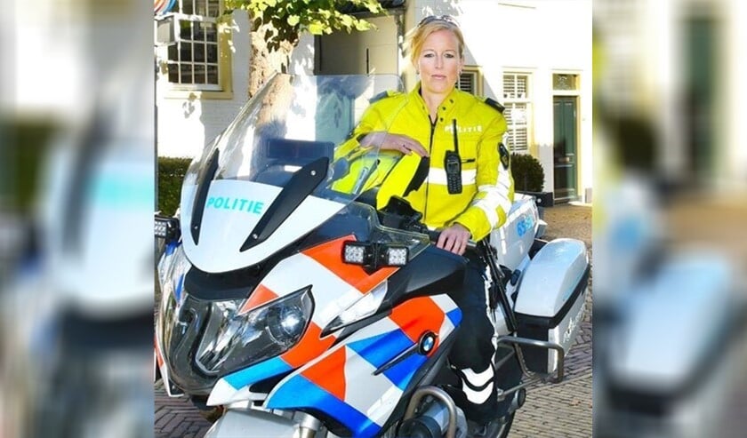 Wijkagente Mirjam van der Zee is zeer onverwachts op 4 juli op 39-jarige leeftijd overleden (Foto: politie LV).