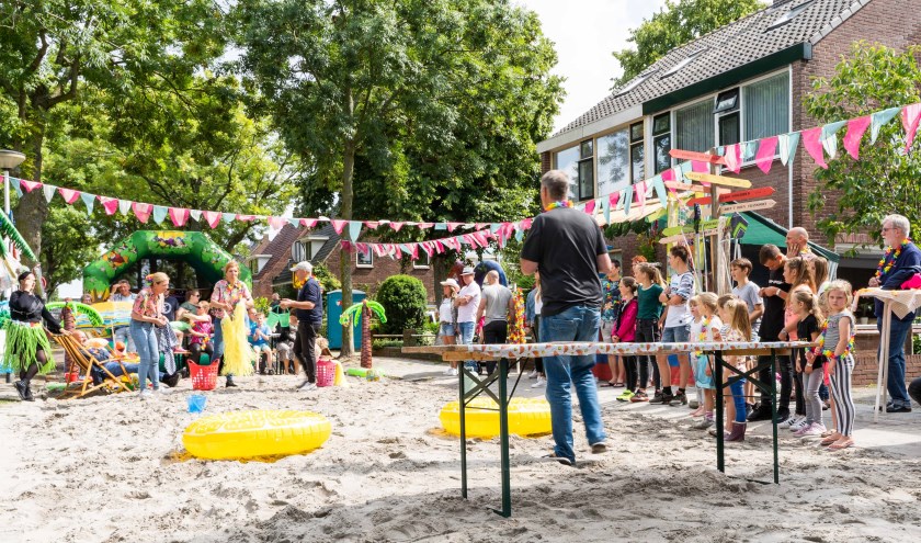 De Molenstraat omgetoverd tot Molenstrand. Foto's: Arinda Pannen