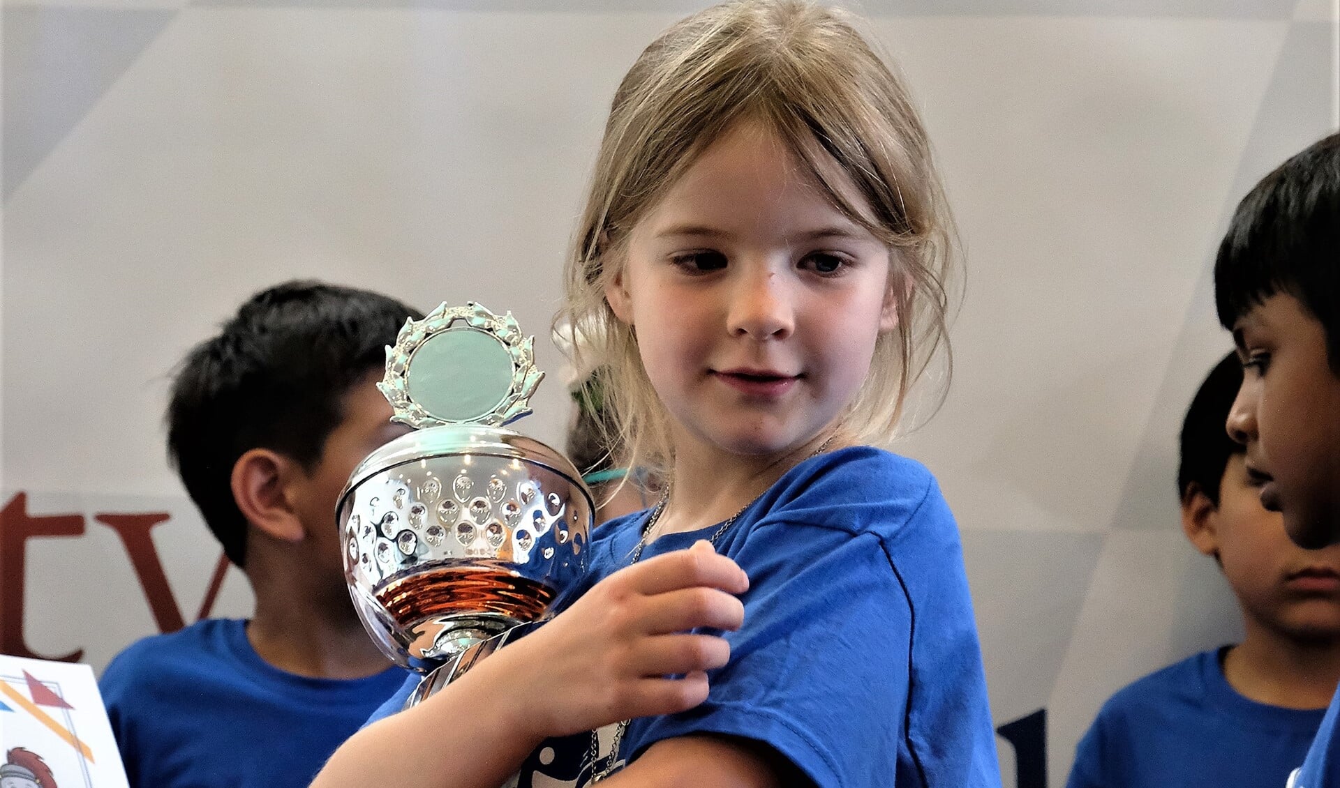 Sarah Barbier werd Nederlands kampioene schaken in haar leeftijdscategorie t/m 7 jaar (foto: Debora van Es).