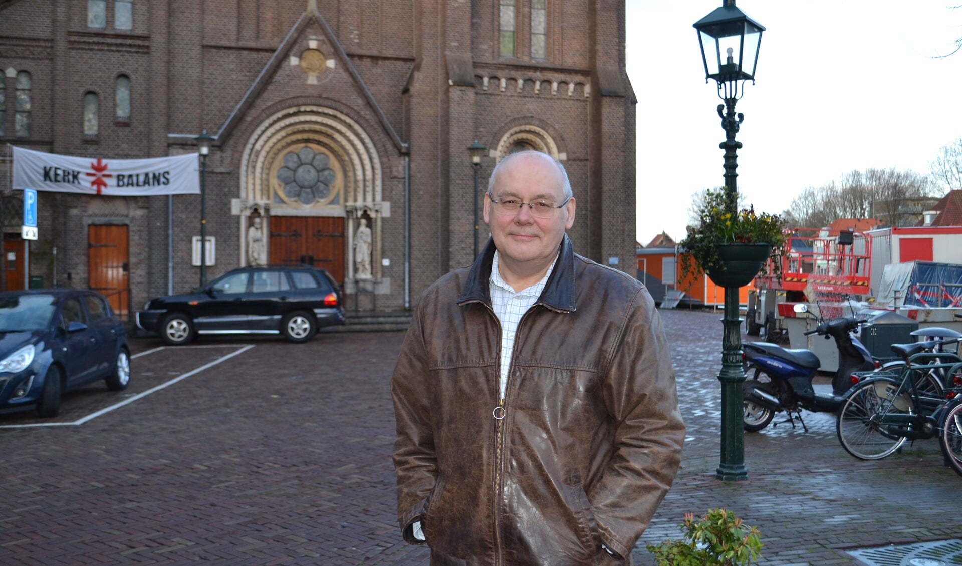 D66-raadslid Peter van Dolen vraagt om informatie over de invloed van de aangescherpte stikstofregeling op bouwplannen in de gemeente (Foto: Inge Koot).