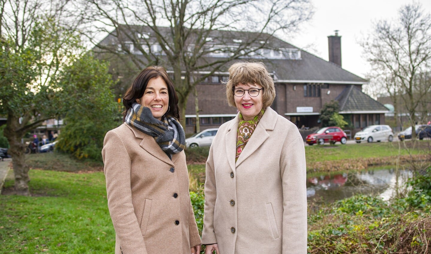Monique van Tiel, directeur CBS De Vijverhof en wethouder Bouw (Foto: Xandra Baldessari – Gemeente Leidschendam-Voorburg).

