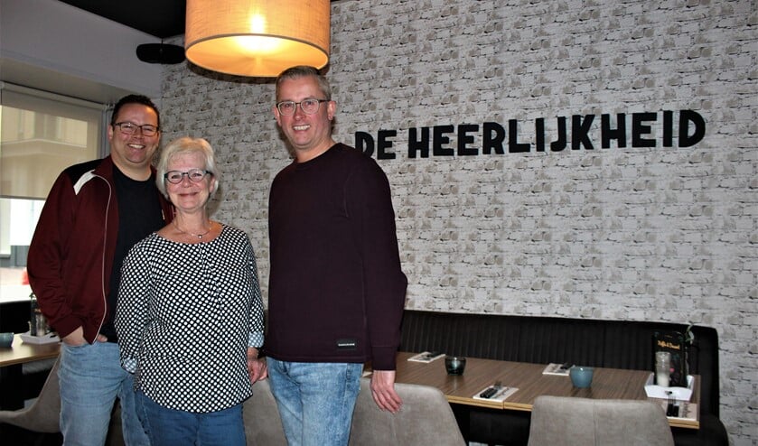 Oscar van Schijndel, Ingrid Blom en Alfred van Kesteren in De Heerlijkheid aan het Damplein in Leidschendam (foto/tekst: Dick Janssen).