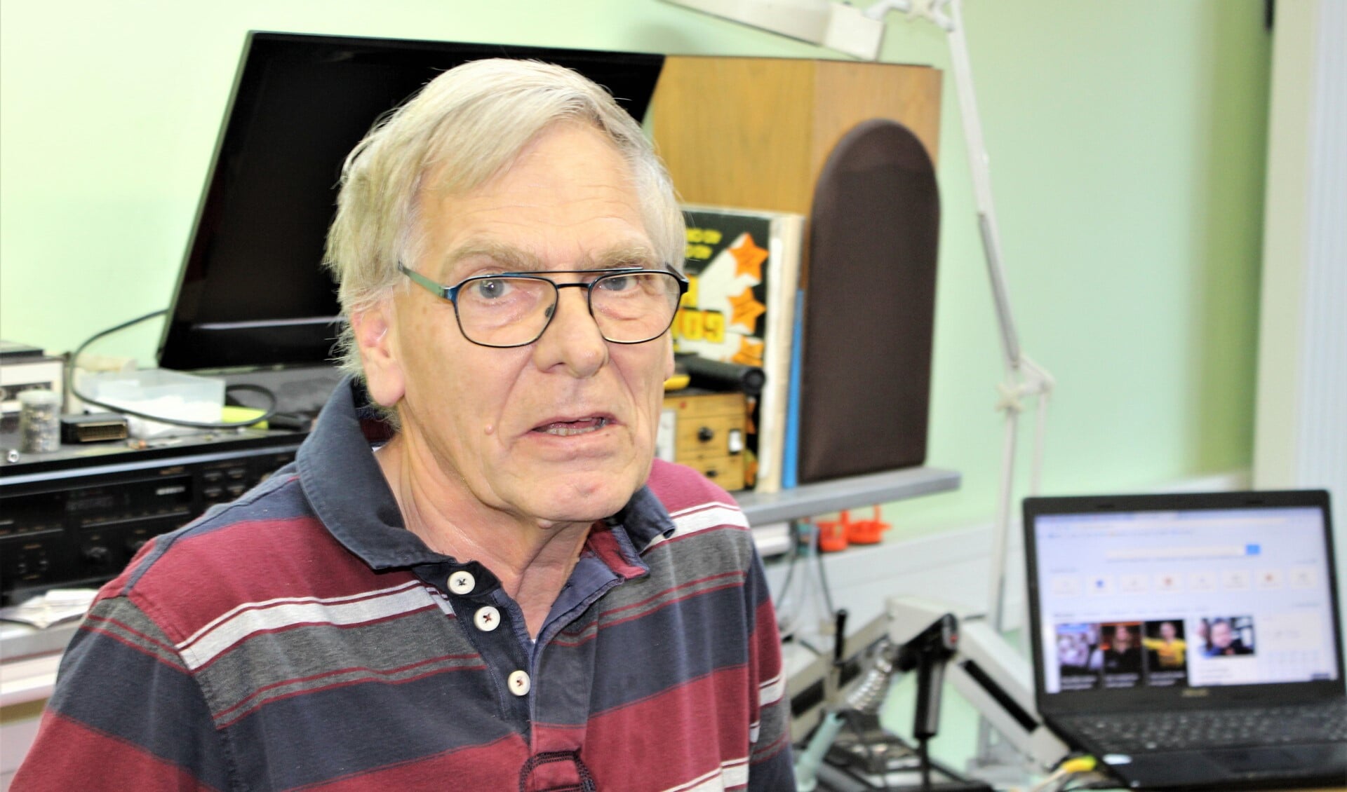 Bram Turion stopt na 48 jaar te hebben gewerkt in de electronica, waarvan 25 jaar in zijn eigen zaak CenTurion Service, en gaat met pensioen (foto: DJ).