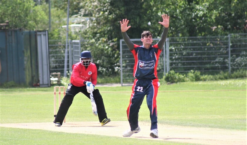 De 22-jarige fastbowler Brandon Glover van Topklasser Voorburg Cricket Club (VCC) vertrekt naar Engeland.