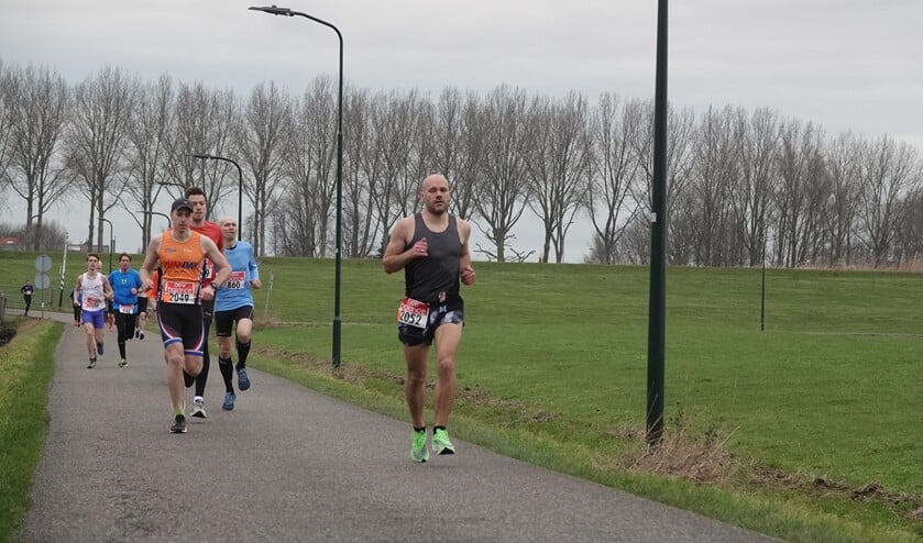Onder ideale omstandigheden gingen de lopers van start (foto: pr Stompwijk'92).
