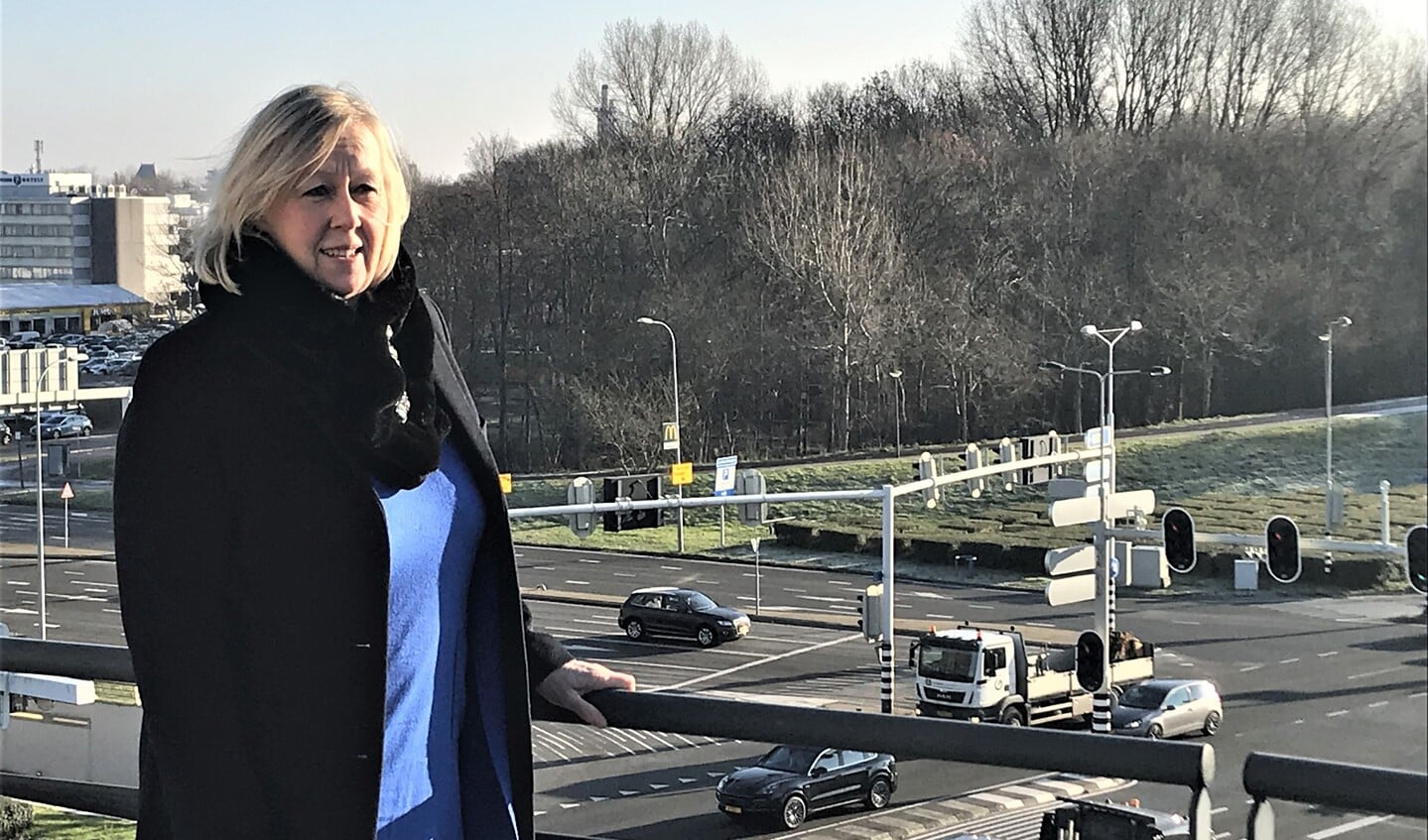 Wethouder Astrid van Eekelen verwacht dat de werkzaamheden aan de N14 kruispunten in 2023 van start gaan (foto: gemeente LV).