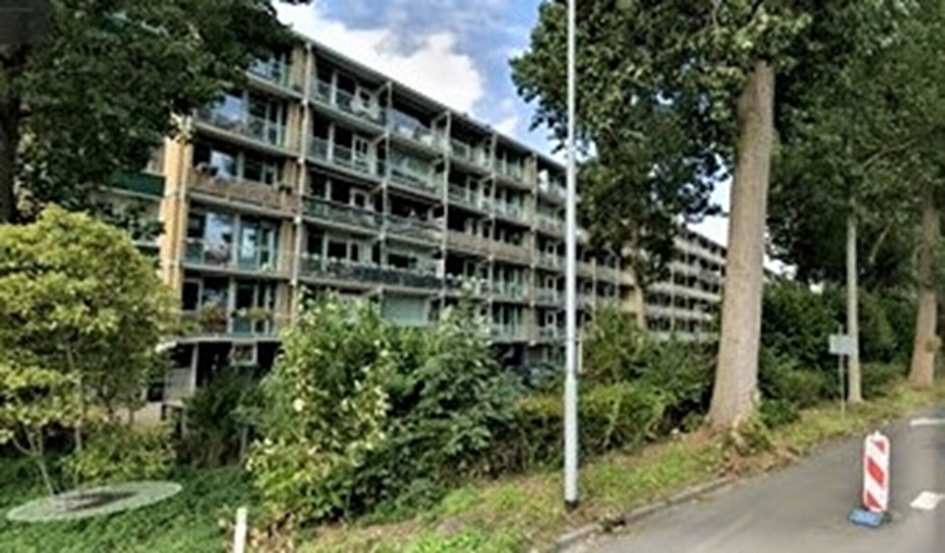 De flats aan de Burgemeester Keijzerlaan langs de Noordsingel in Leidschendam (foto: Streetview).