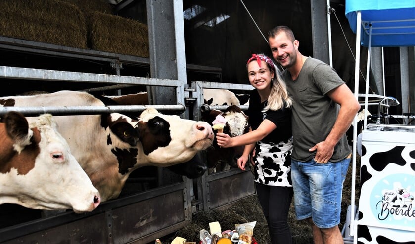 <p>Demi Olsthoorn en Rick van Boheemen van boerderij Akkerlust.</p>