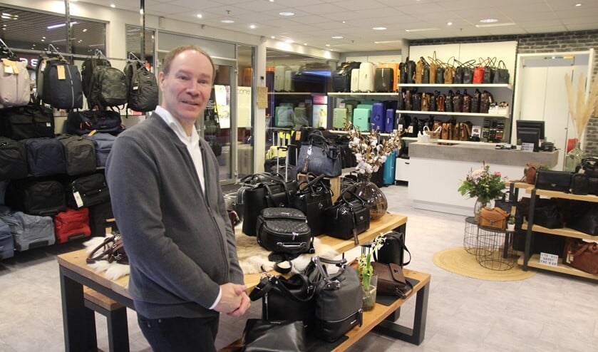 <p>Theo Boot: 'Je kunt ook online kerstshoppen bij Boot Lederwaren!'</p>