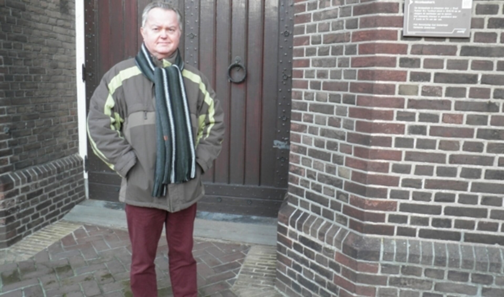 Pastoor Jaap van der Bie bij de r.k. Nicolaaskerk gaat met emeritaat en verlaat Zoetermeer. Foto Kees van Rongen