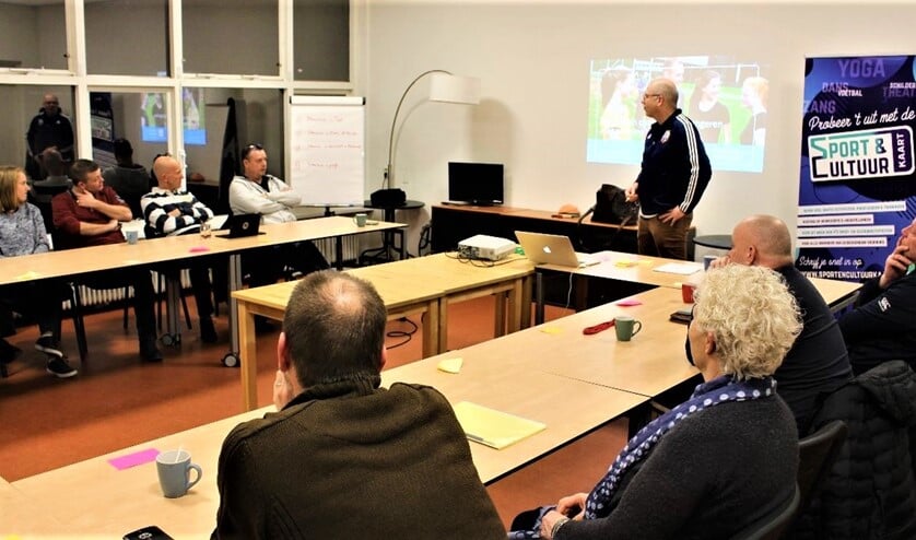 In het kader van het Lokaal Sportakkoord gaf Sport en Welzijn (SenW) in samenwerking met NOC*NSF de trainingen ‘Omgaan met sporters met Autisme’ en ‘Veilig Sportklimaat’ gegeven (foto: pr SenW).