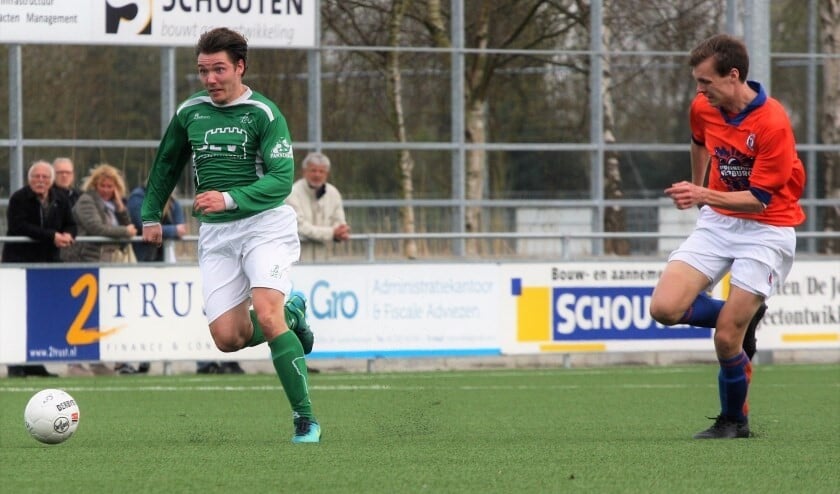 Invaller Robin Schoew (SEV) scoorde de 1-3 met een prachtige stiftbal (archieffoto: AW).