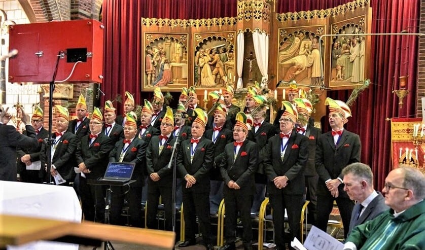Het oud-prinsenkoor Old Princes in Harmony (foto: Carmen Olijhoek).