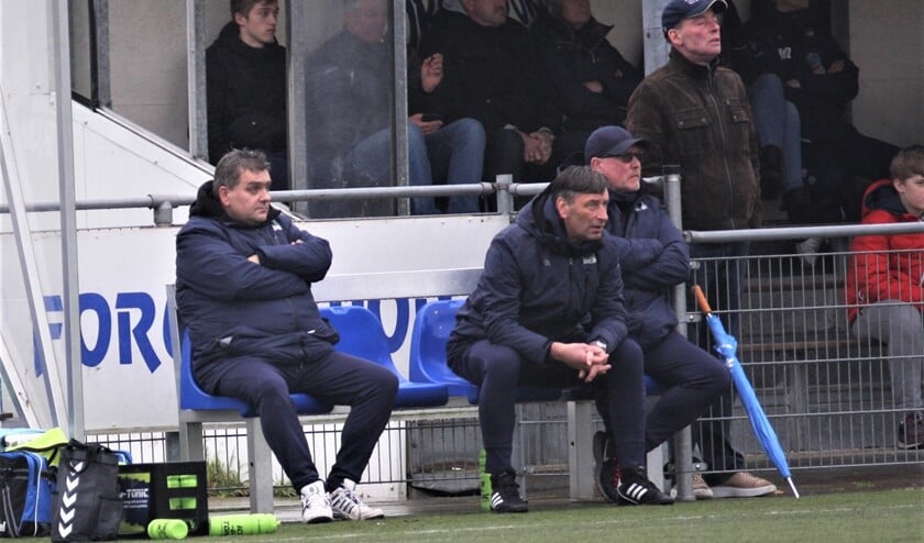 Dennis den Turk (Forum Sport; zonnebril/cap): “Voorlopig kijken we het trainen van dag tot dag aan.” (archieffoto: AW).