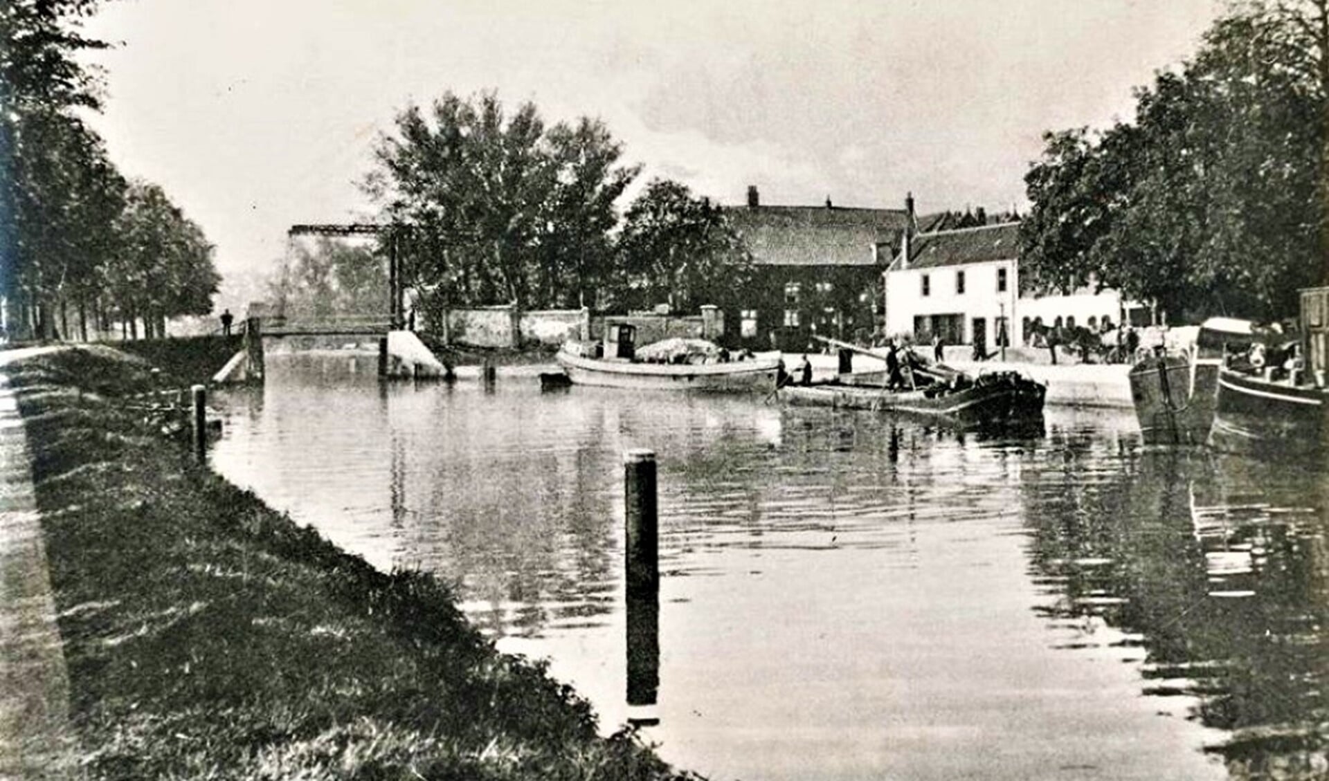 De Voorburgse haven circa 1905.