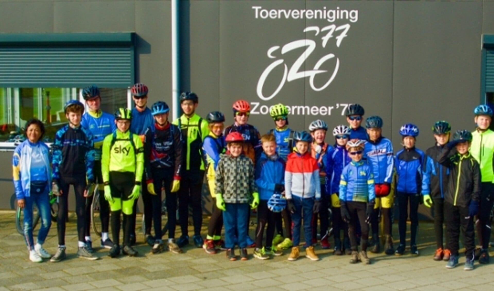 Leden van de toervereniging. Foto: Cees Coers