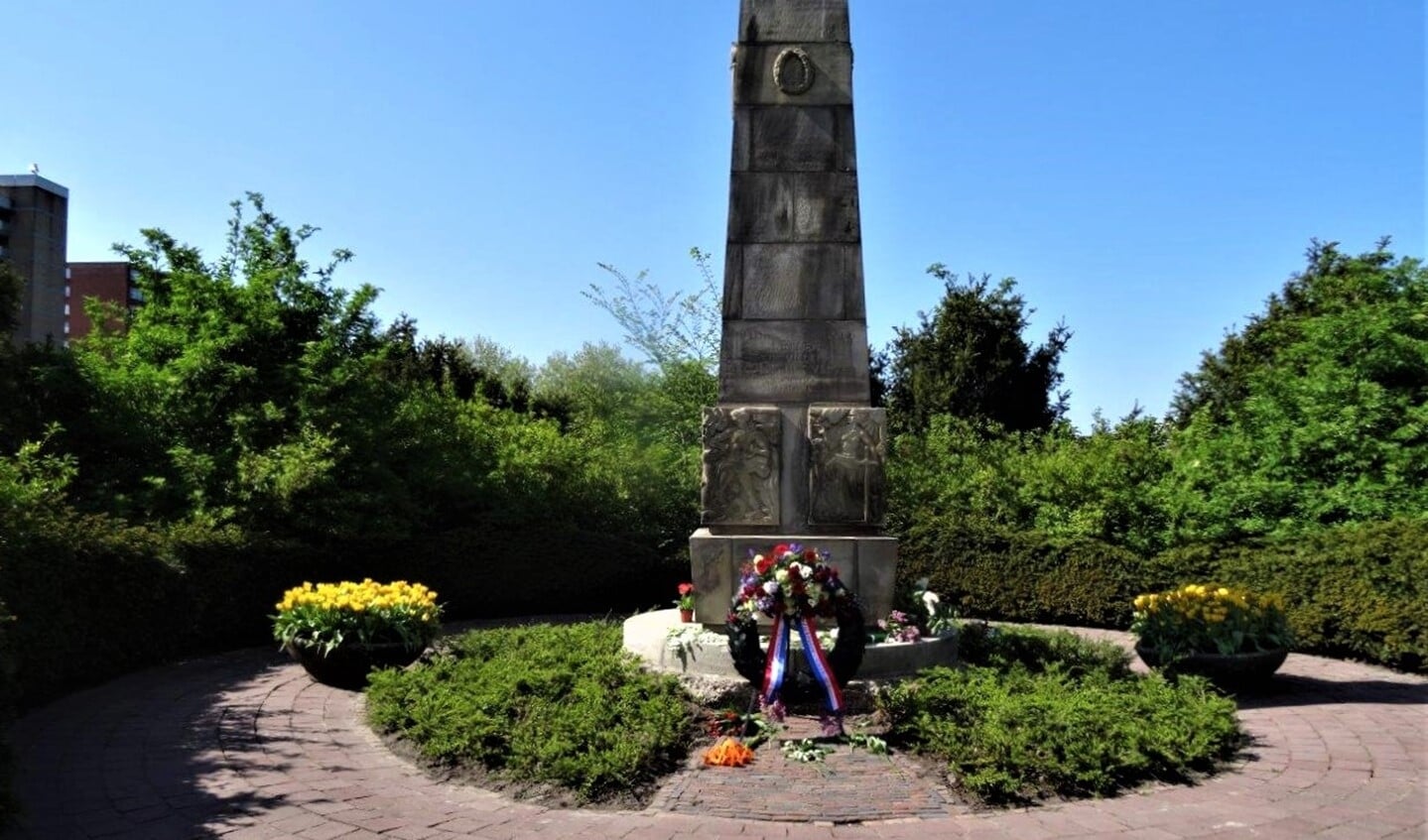 Monument De Naald aan de Prins Bernhardlaan in Voorburg (foto: Ap de Heus).