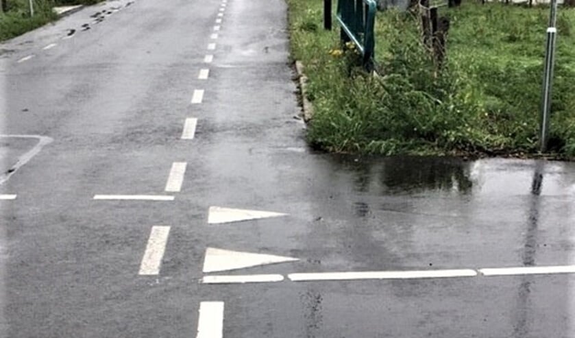 Rechts de uitrit uit de N3MP naar het Wilsveen, de doorgaande weg (foto: Francis v.d. Wilden, gemaakt op 30 juni).