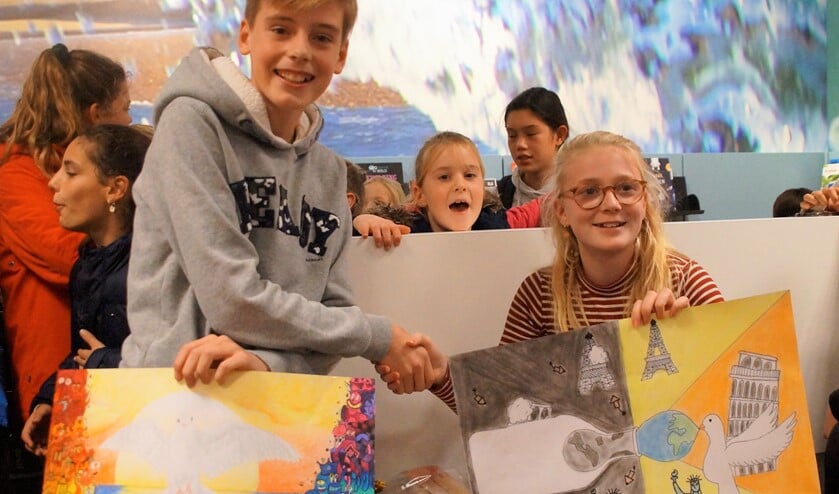 De winnaars van de Vredesposterwedstrijd van vorig jaar (archieffoto pr Lions).
