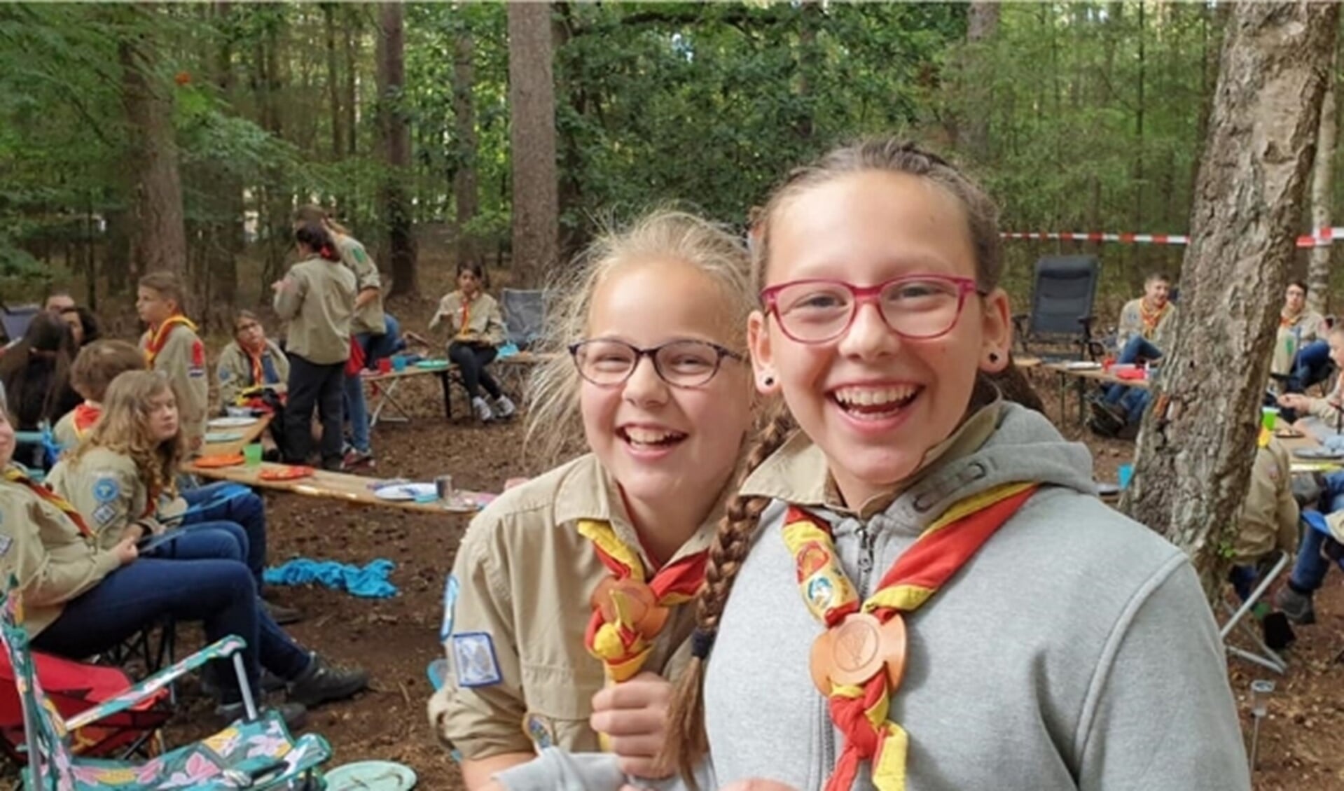 scouts vermaken zich op zomerkamp