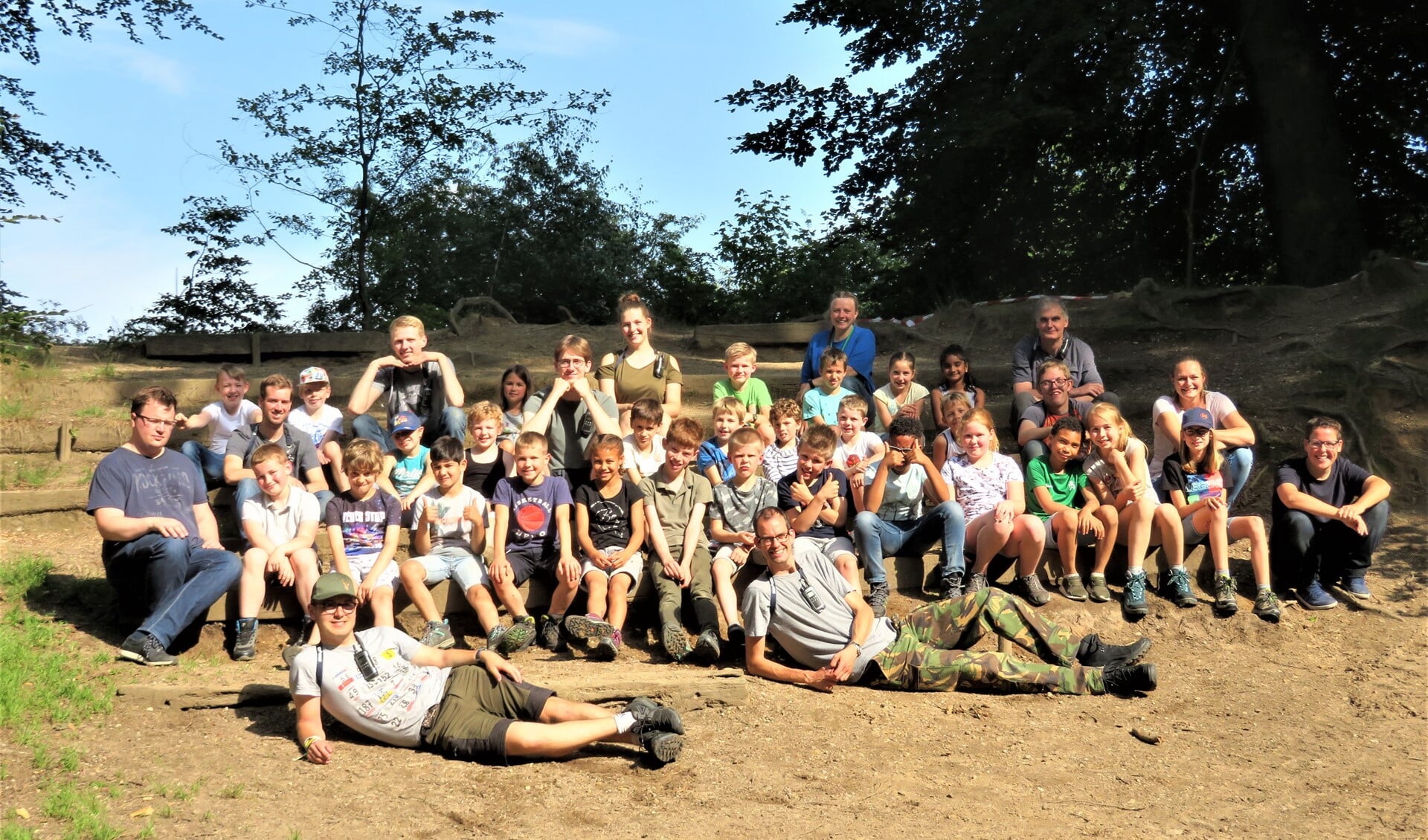 Op zaterdag 18 juli stonden er 27 welpen te trappelen om naar Arnhem te komen naar een middeleeuwse herberg.