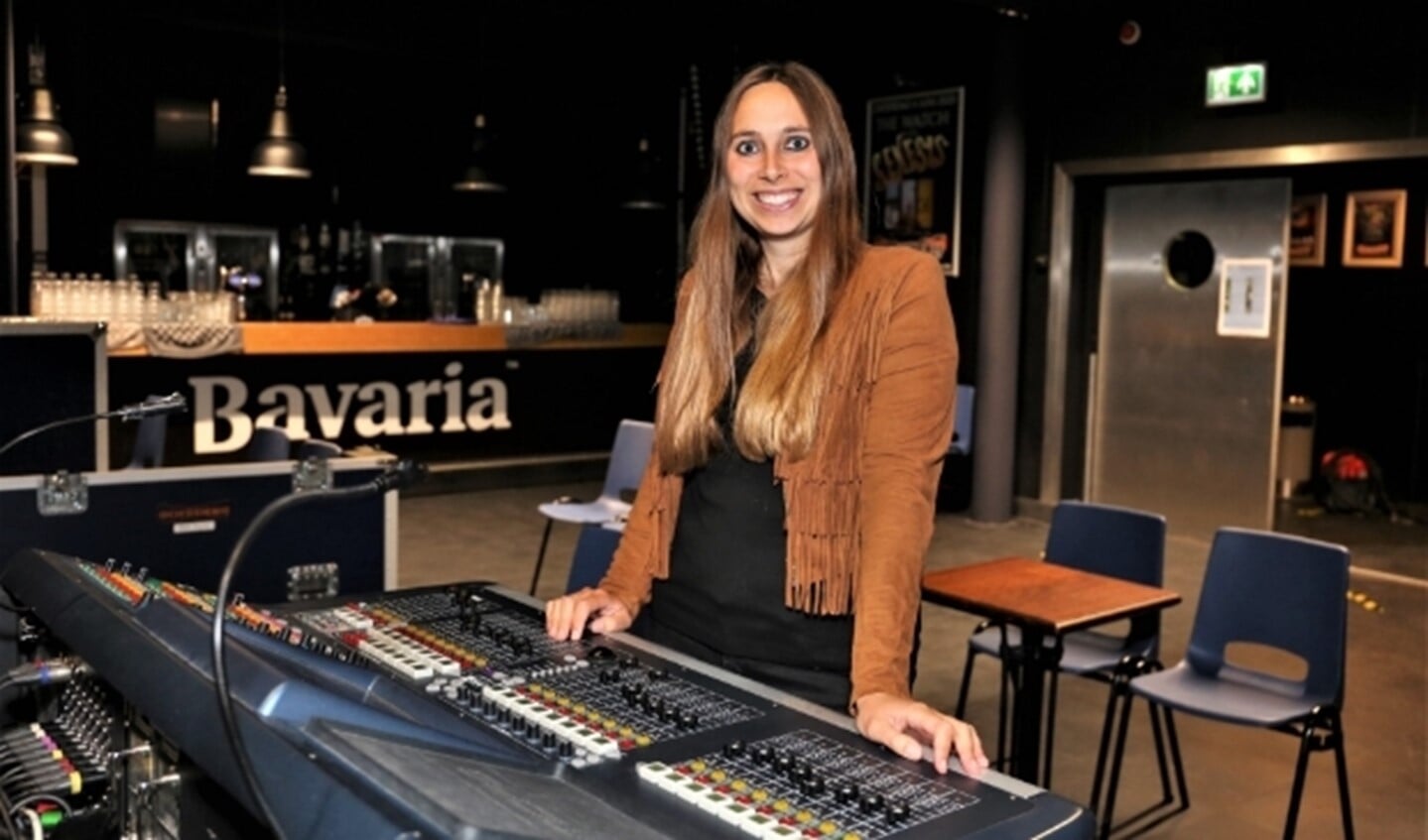 Janine Karlas is blij dat er weer wat te beleven is in de Boerderij. Foto: Fred Roland