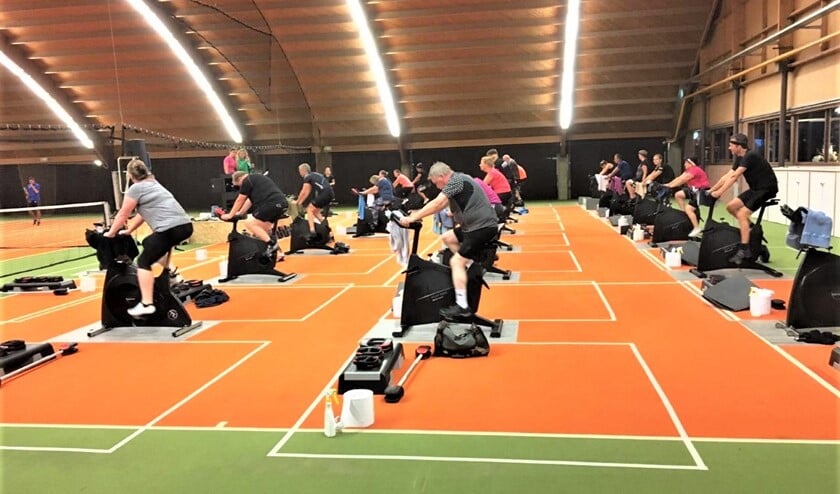 Veilig spinnen op afstand in de Westvliet Family Sport & Health Club.