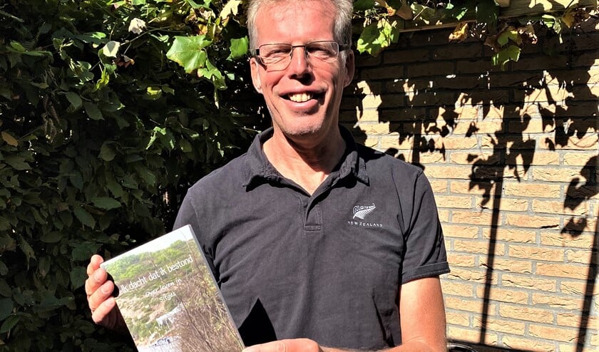 <p>Ooit besloot Hans dat hij een boek zou schrijven. Hij wist niet waarover en wanneer, maar een boek zou er komen.</p>