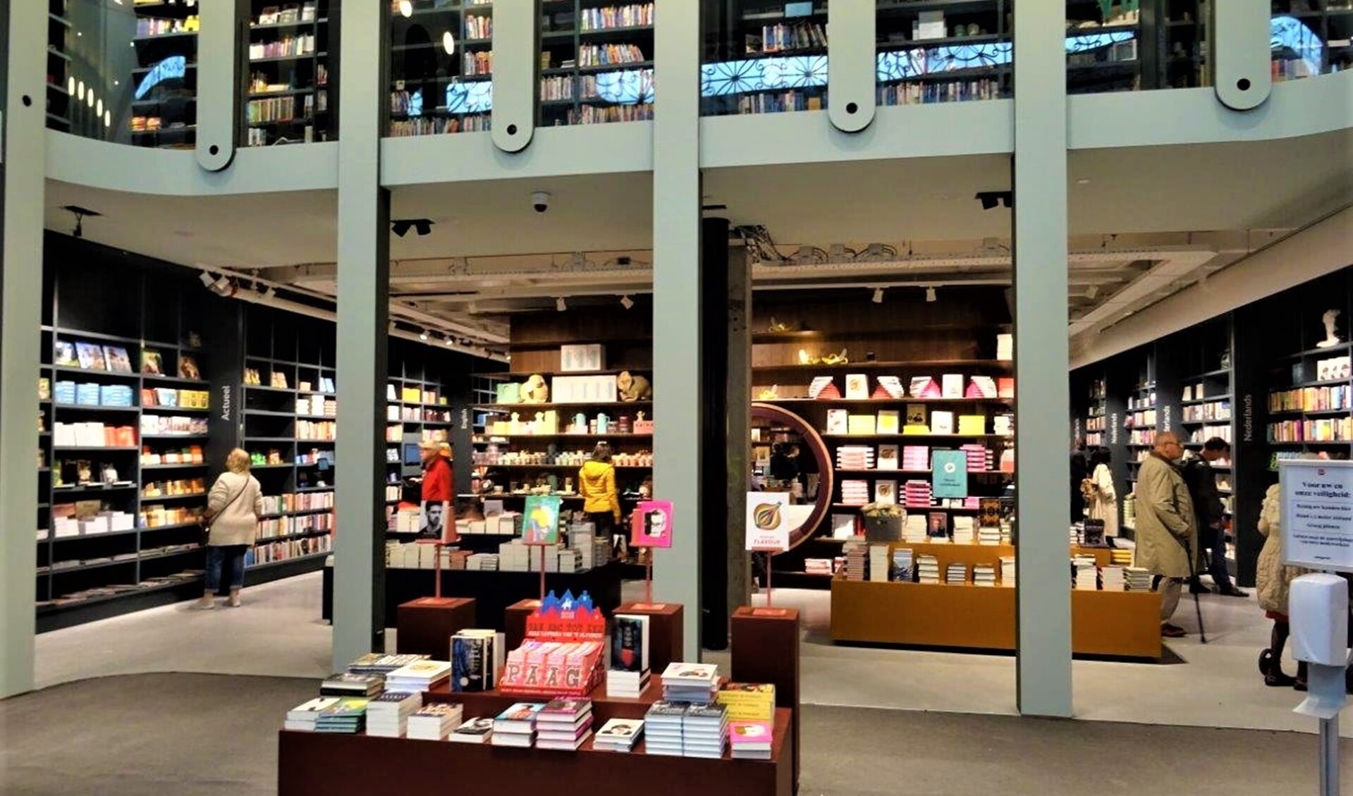 De nieuwe boekenwinkel van Paagman in winkelcentrum Leidsenhage (foto: Ap de Heus).