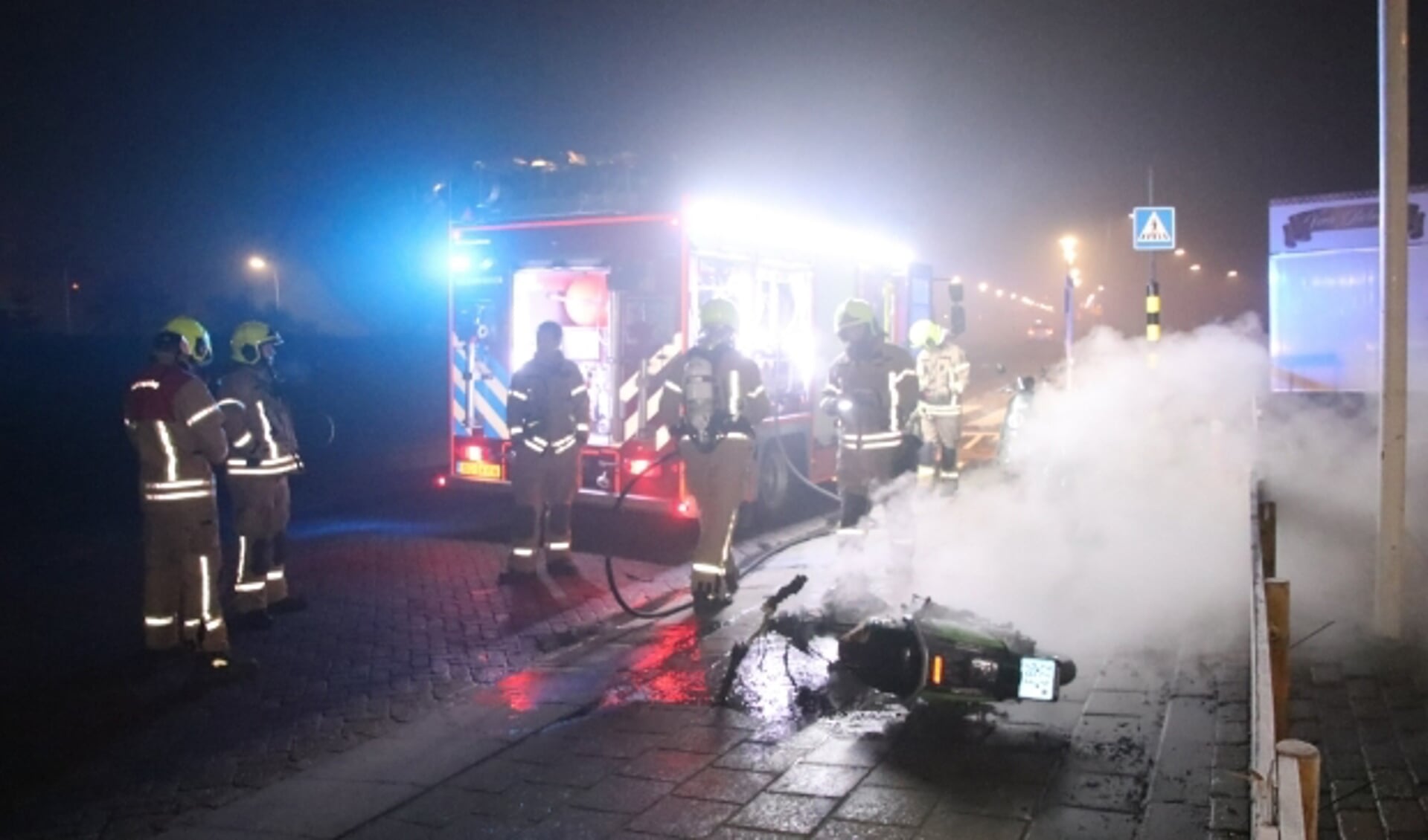 Ook aan de Gemeentewerf werd een deelscooter in de fik gezet. (Foto: Spa Media)