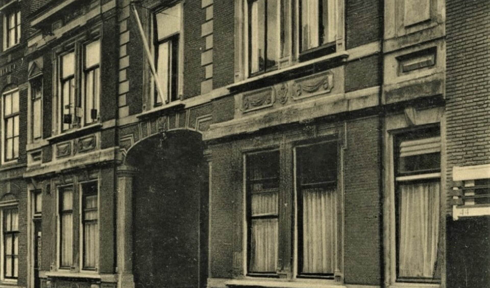 het raadhuis in de Herenstraat te Voorburg rond 1930 (archieffoto).