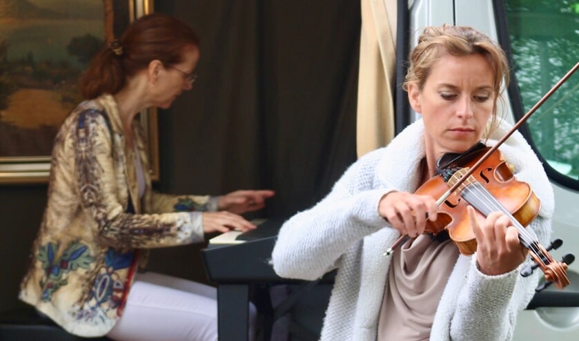 Josje Goudswaard en Camilla van der Kooij (foto: pr).