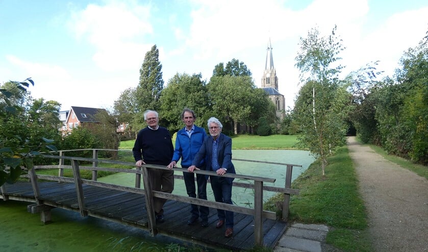 <p>De drie schrijvers Tinus Verwijmeren, Noud Janssen en Ron Labordus. (Foto: Han de Bruijn)</p>