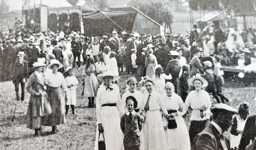 De kermis in Stompwijk in de jaren '20 (archieffoto).