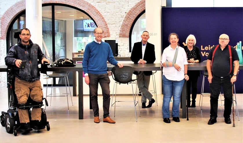 Een deel van de afvaardiging van het Platform Gehandicapten die wethouder Kist bezocht (foto: pr Platform Gehandicapten LV).