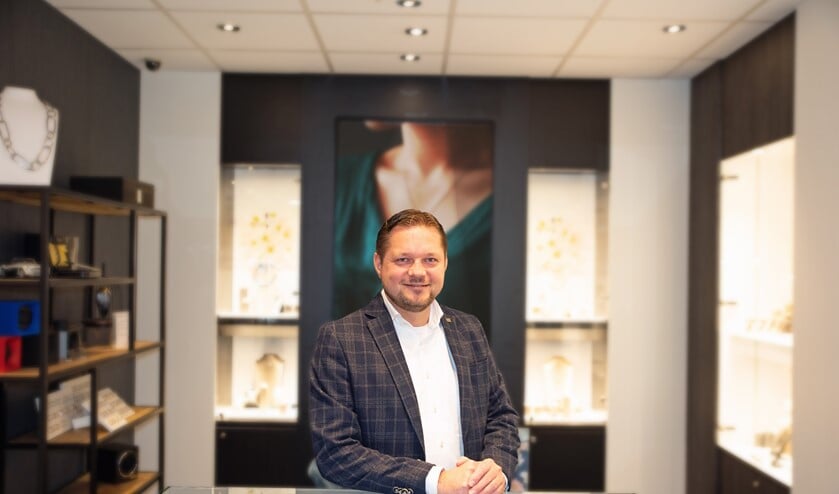 <p>Ruud Heemskerk roept alle inwoners op om oude sierraden langs te brengen. Hij geeft een goede prijs.</p>